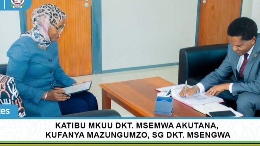 Katibu Mkuu Ofisi ya Rais, Mipango na Uwekezaji anayeshugulikia Uwekezaji, Dkt. Fred Matola Msemwa tarehe 01 Aprili 2026 amemtembelea Mtakwimu Mkuu wa Serikali, Dkt. Amina Msengwa ofisini kwake, Jengo la Makao Makuu ya Ofisi ya Taifa ya Takwimu jijini Dodoma.